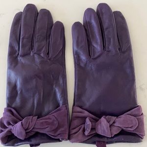 Ralph Lauren women’s purple leather gloves. Size small.